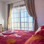 Dias Felices - Heated Pool Vila *